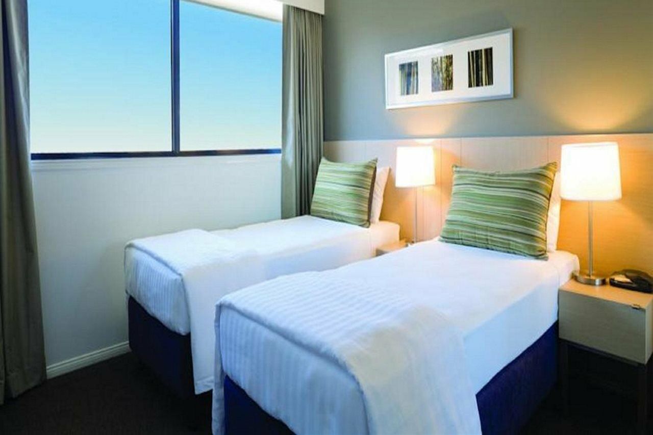 Oakbridge Hotel & Apartments Brisbane Bagian luar foto